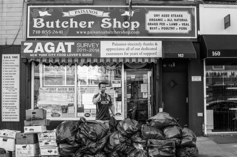 boucherie-SANARY SUR MER-min_nyc_newyorkcity_urban_blackandwhite_bw_white_ny_black-364202